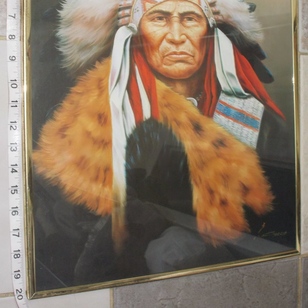 Vintage Indian Chief in gold metal frame - Picture 2 of 6